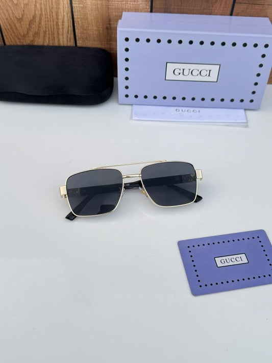 Gucci_320_gold_black