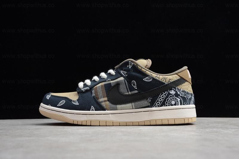 SB Dunk low x Travis Scott - Bandana print