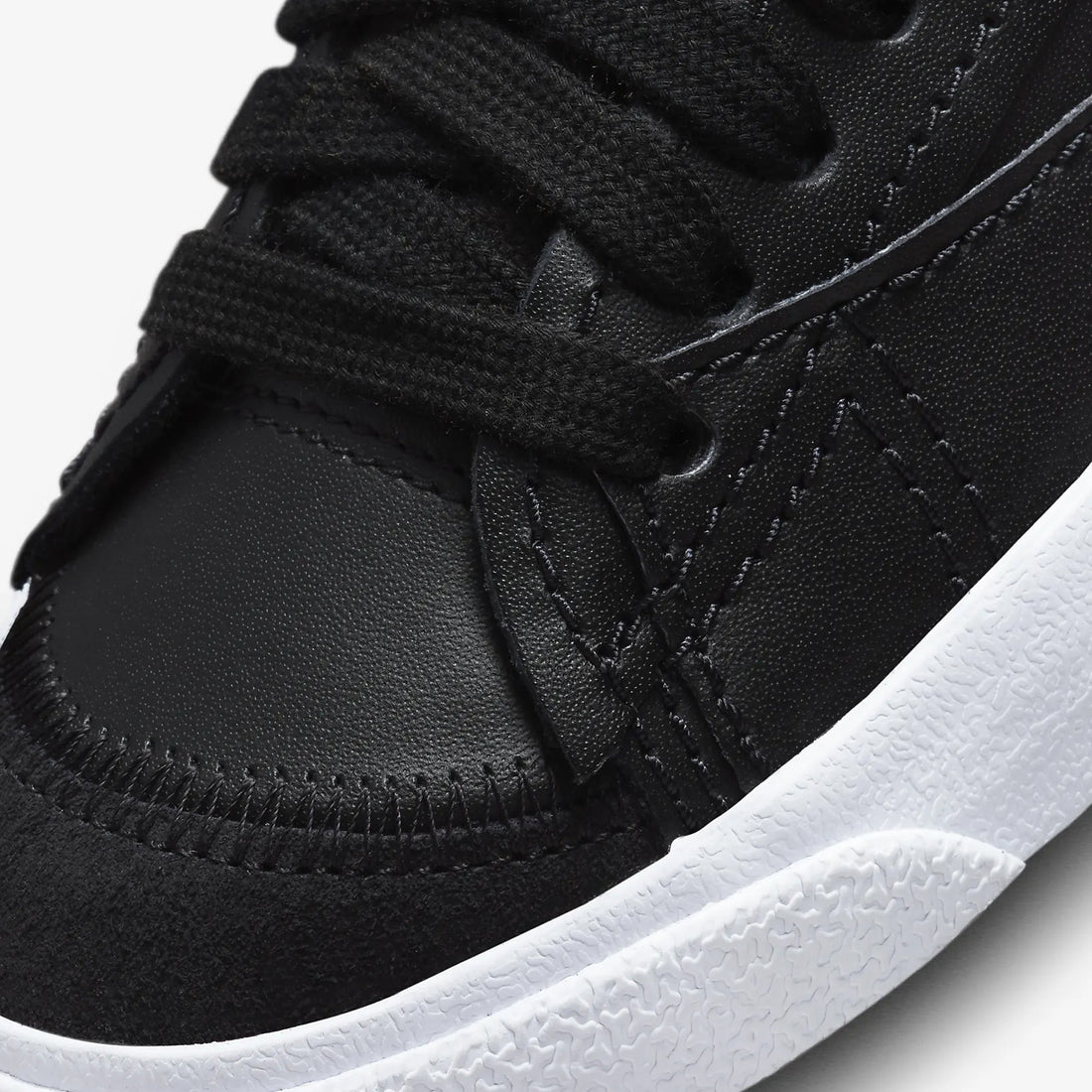 BLAZER LOW '77 JUMBO BLACK