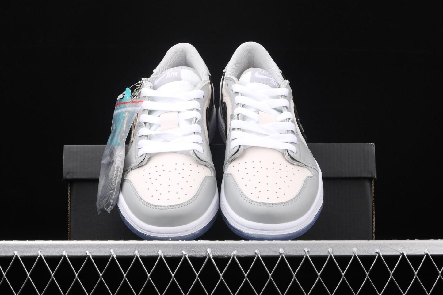 Air Jordan 1 Retro Low Dior