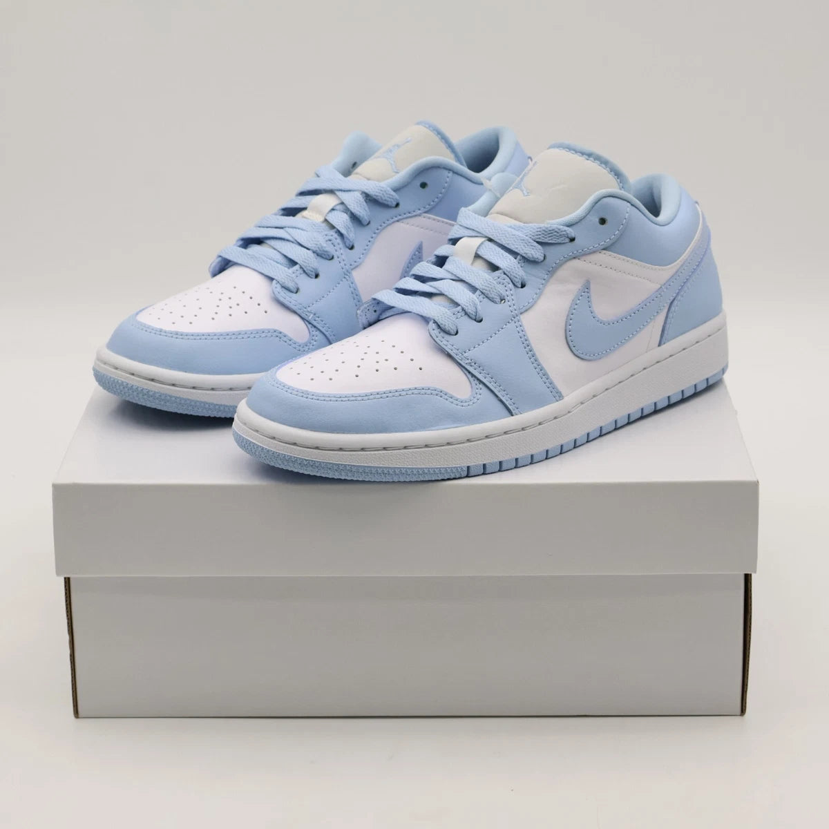 Air Jordan 1 Snow Blue