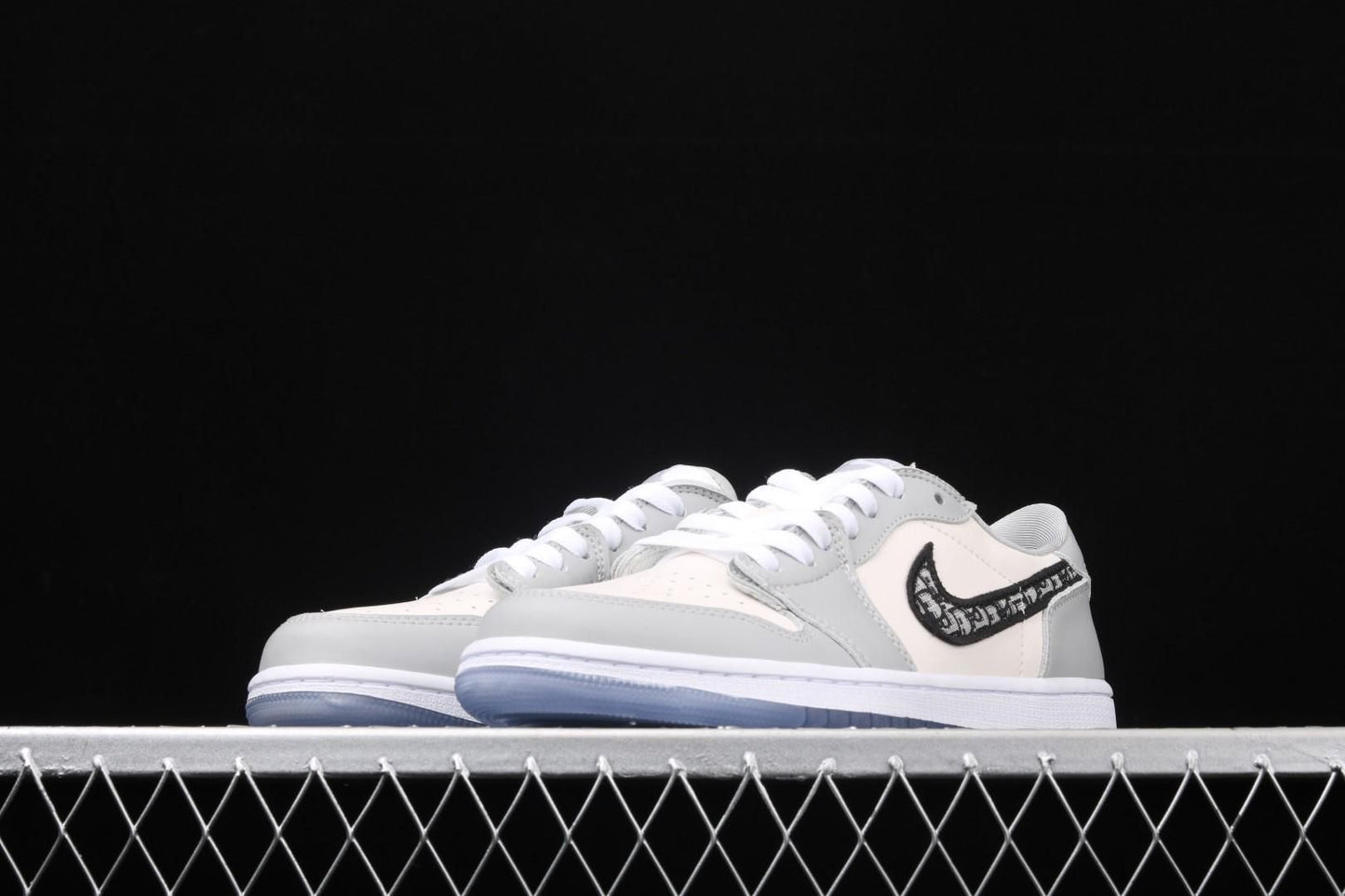 Air Jordan 1 Retro Low Dior
